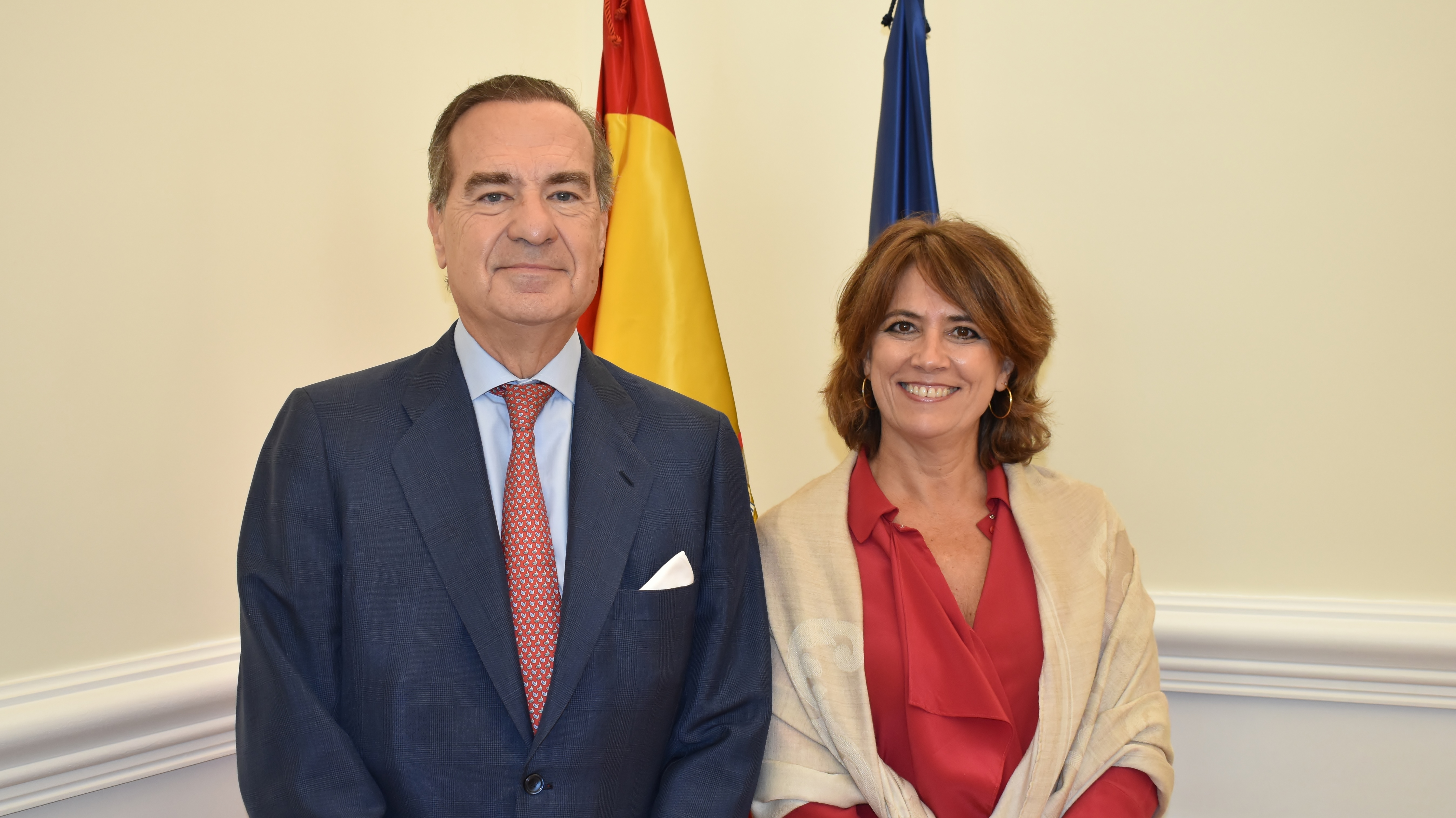 Reuni&oacute;n entre la ministra Dolores Delgado y el decano del Colegio de Abogados de Madrid, Jos&eacute; Mar&iacute;a Alonso