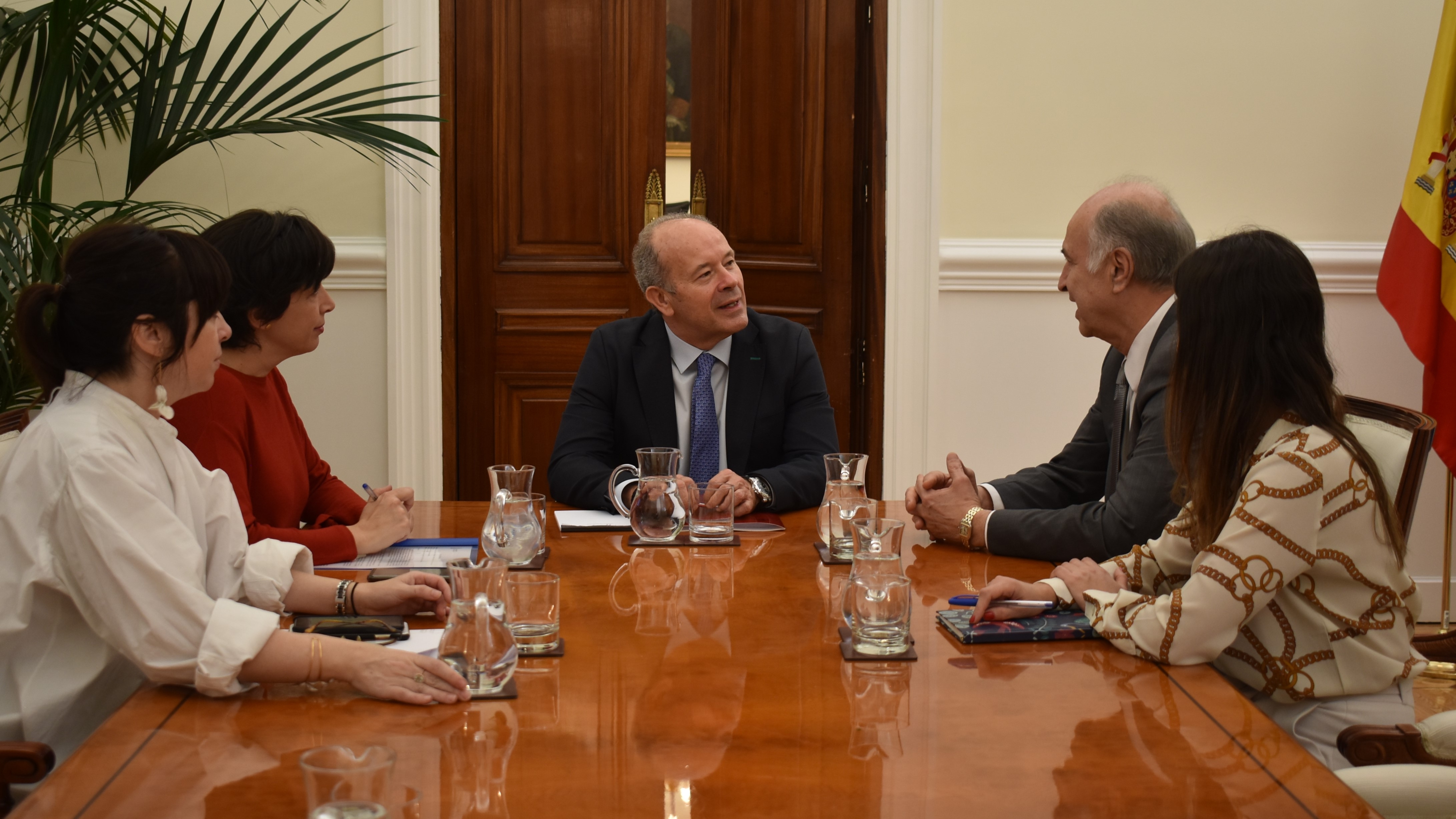 El ministro de Justicia, Juan Carlos Campo, durante su encuentro con el secretario general de la Conferencia de los Ministros de Justicia de los Pa&iacute;ses Iberoamericanos (COMJIB)