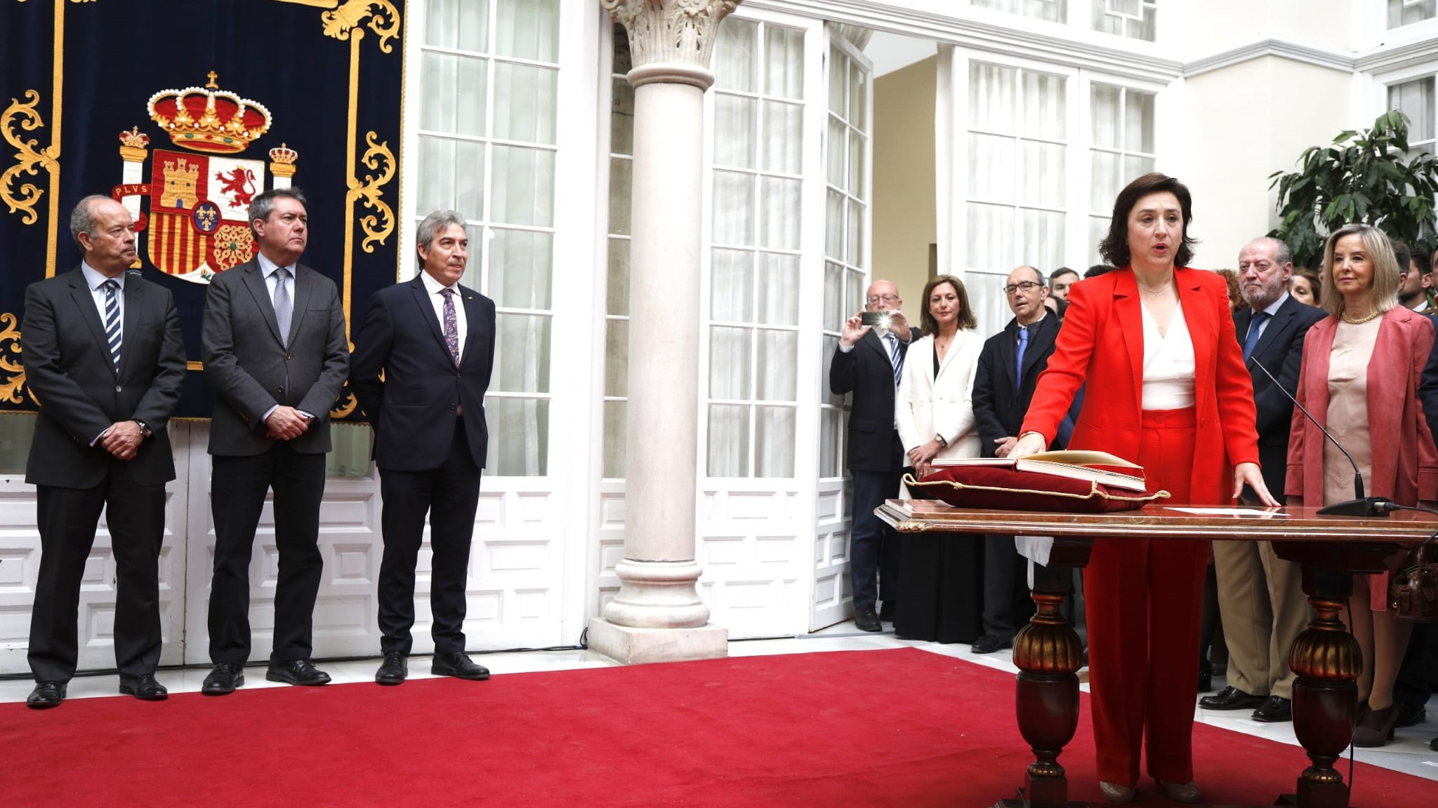 El ministro de Justicia preside la toma de posesi&oacute;n de la nueva delegada del Gobierno en Andaluc&iacute;a