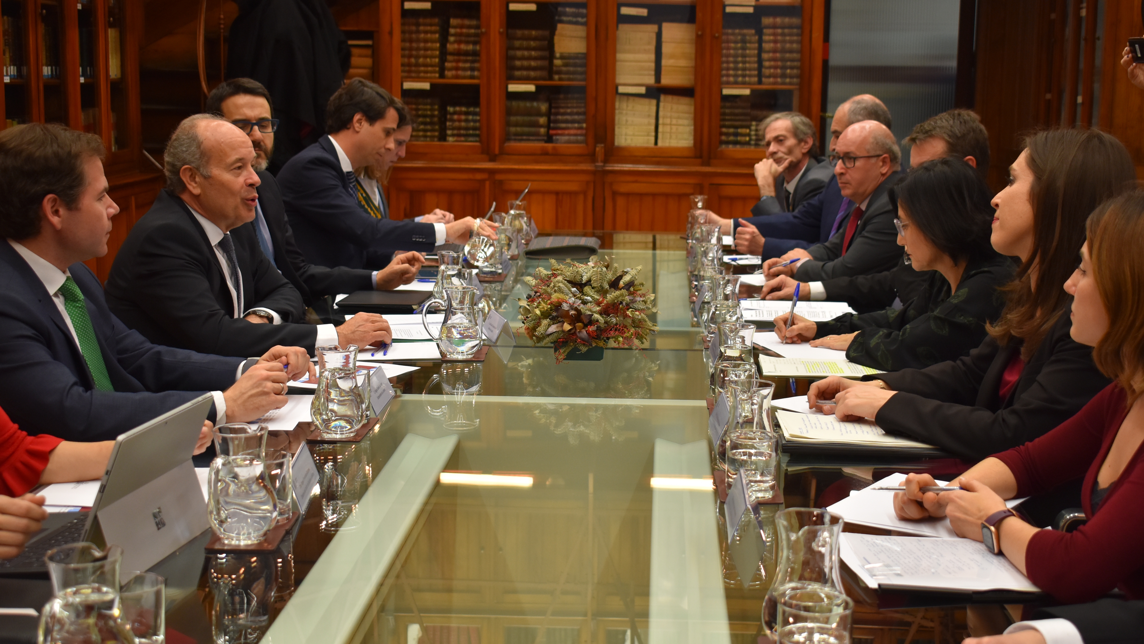El ministro de Justicia, Juan Carlos Campo, durante su reuni&oacute;n con los representantes de las asociaciones de letrados de la Administraci&oacute;n de Justicia 
