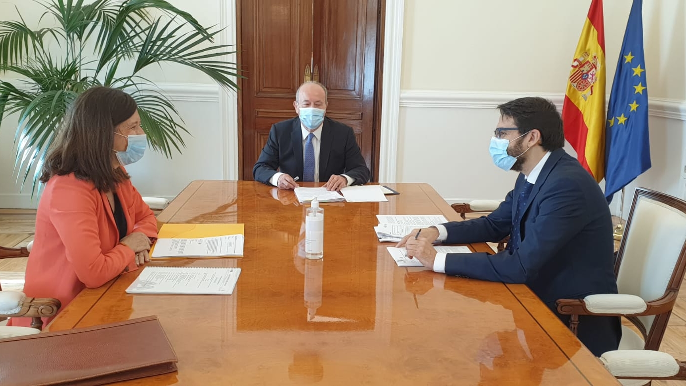 El ministro de Justicia, Juan Carlos Campo, junto con el secretario de Estado de Justicia, Pablo Zapatero y la directora de la Agencia Espa&ntilde;ola de Protecci&oacute;n de Datos (AEPD), Mar Espa&ntilde;a