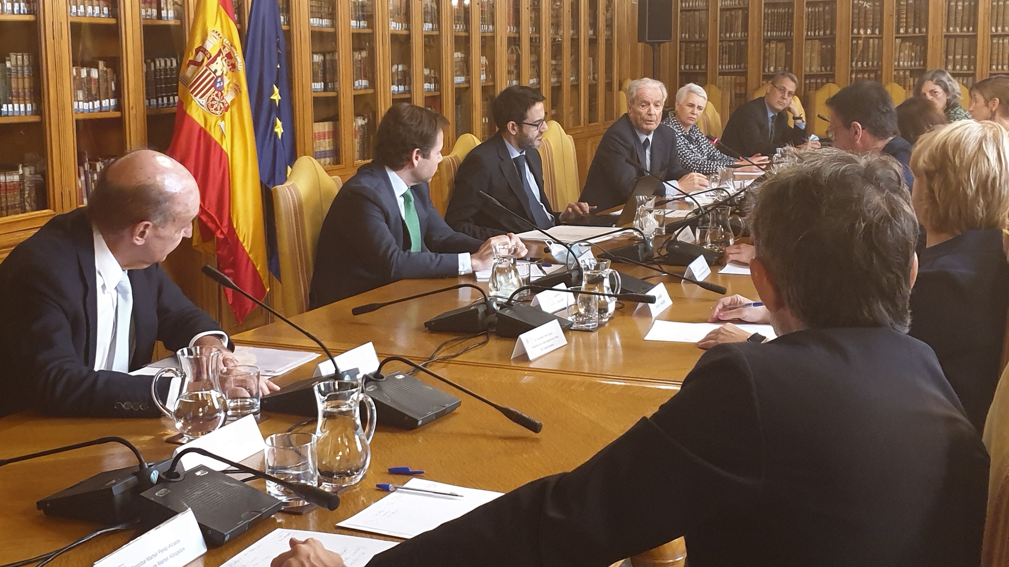 Primera reuni&oacute;n de la comisi&oacute;n de expertos que participar&aacute; en la elaboraci&oacute;n del anteproyecto de Ley de Derecho de Defensa