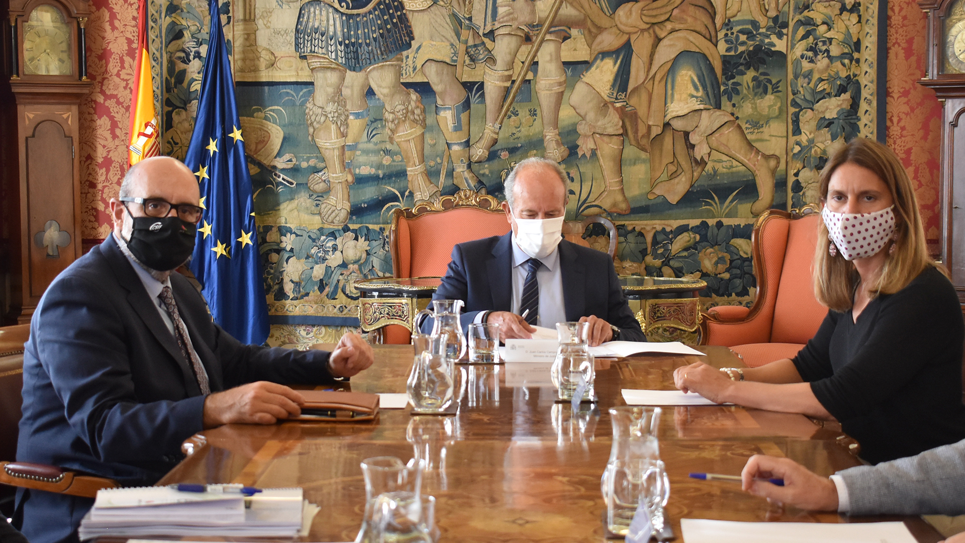 El ministro de Justicia, Juan Carlos Campo, durante su reuni&oacute;n con el presidente de la Central Sindical Independiente y de Funcionarios (CSIF), Miguel Borra