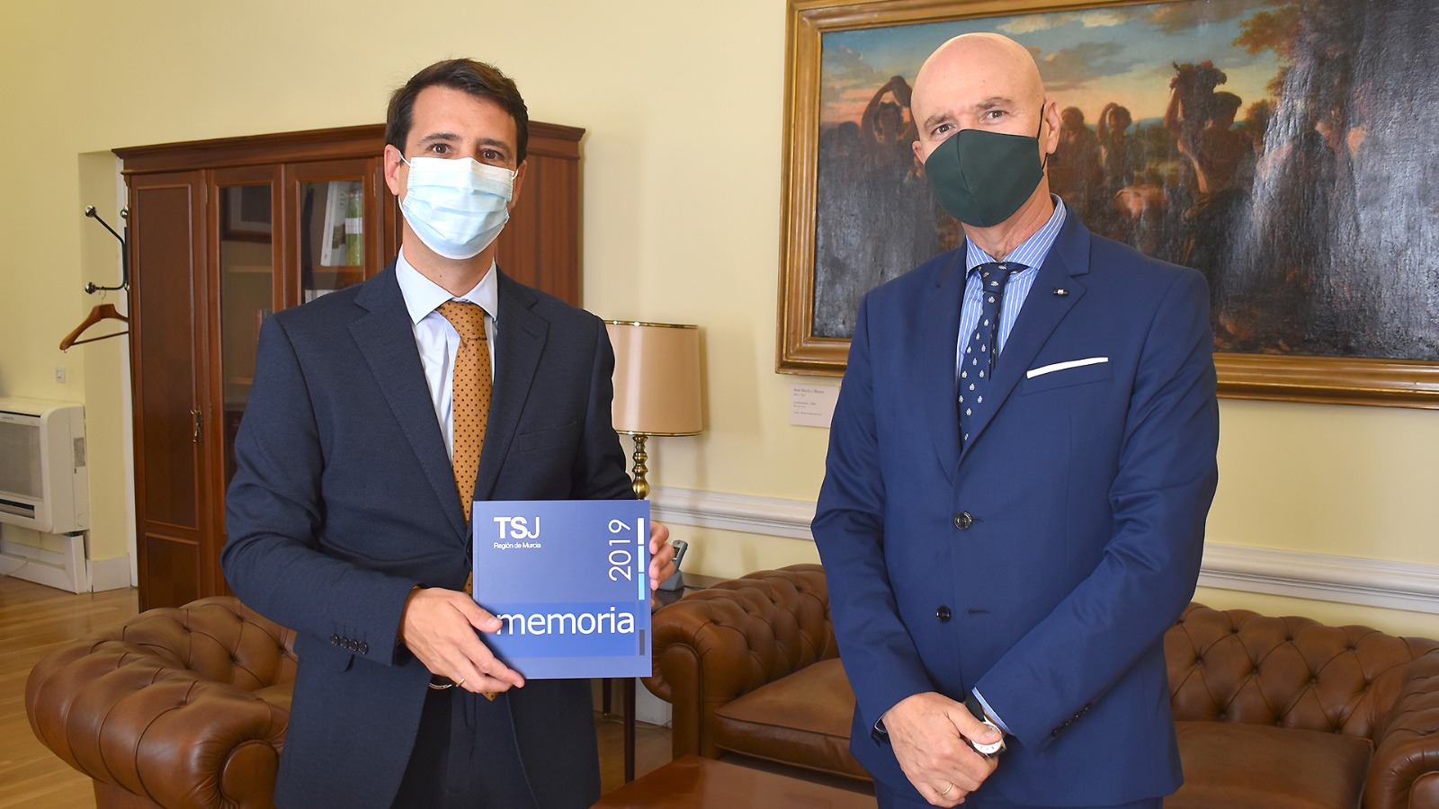 El secretario general para la Innovaci&oacute;n y Calidad del Servicio P&uacute;blico de Justicia recibe la memoria anual del TSJ de Murcia