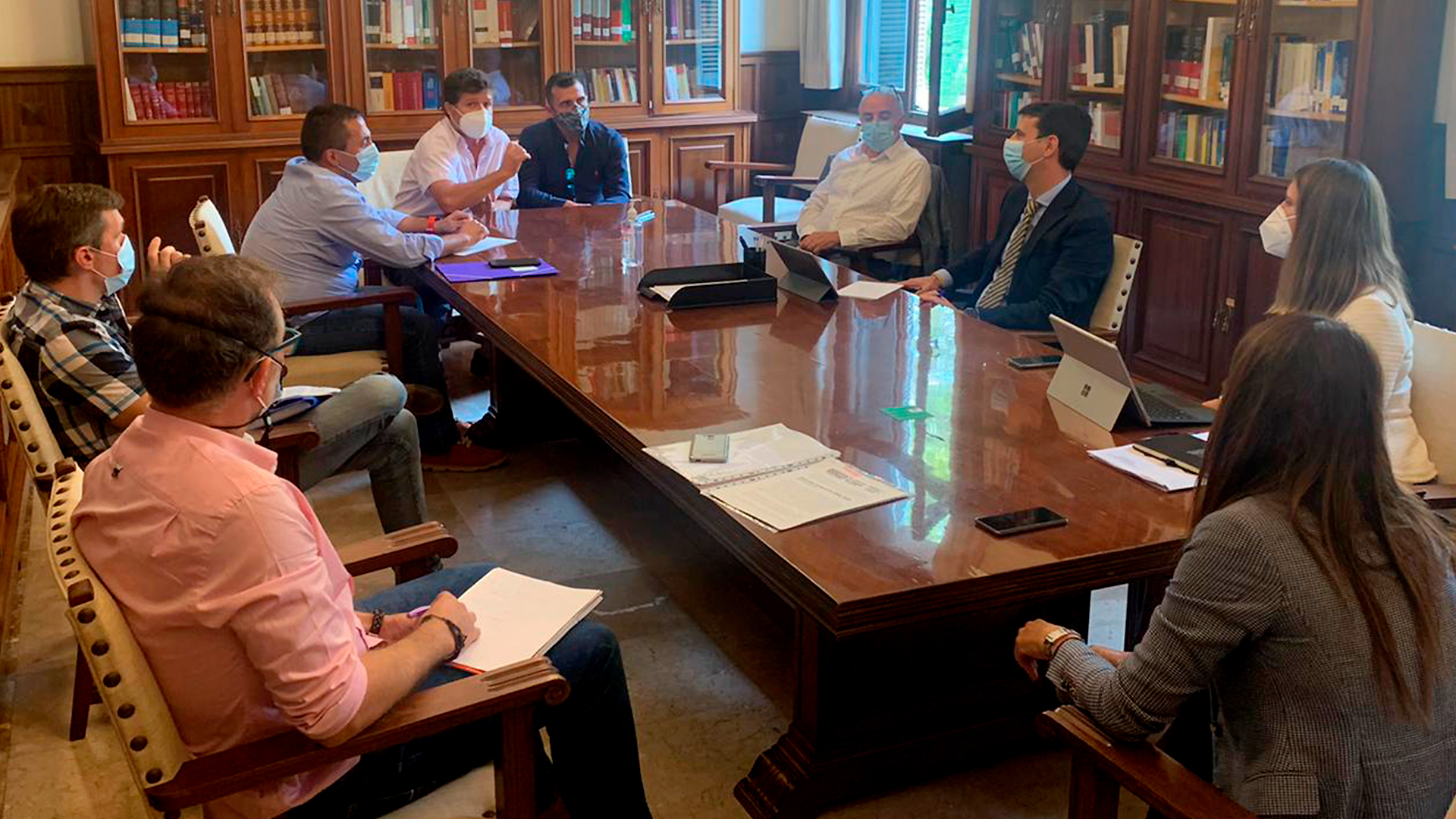 El secretario general para la Innovaci&oacute;n y Calidad del Servicio P&uacute;blico, Borja Vargues, durante su reuni&oacute;n con representantes del sector en Baleares