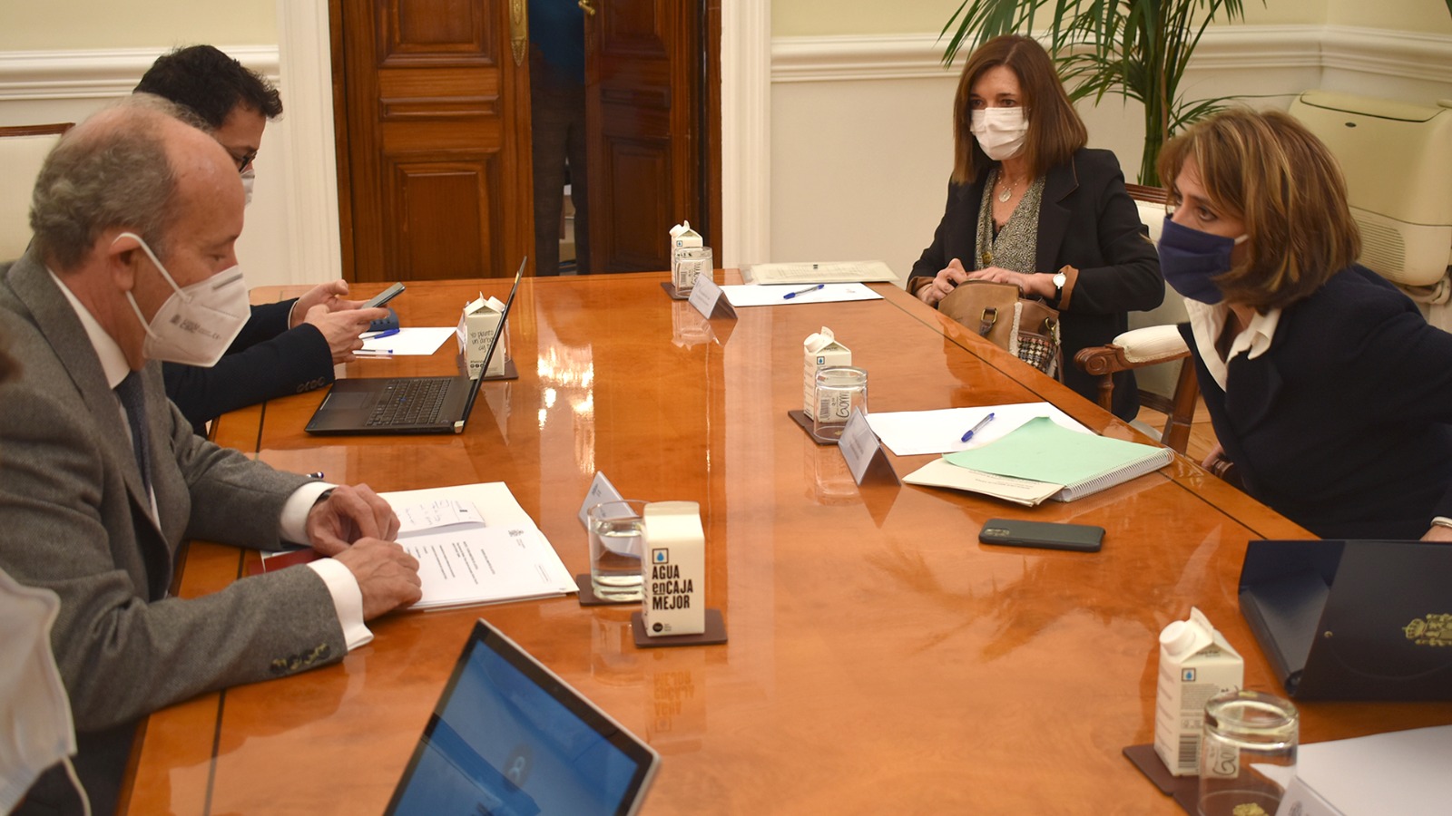 Reunión del ministro de Justicia con la fiscal general del Estado