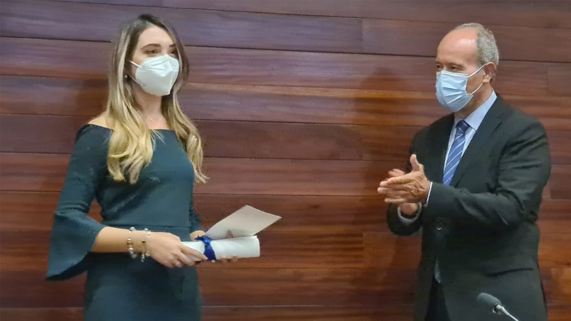 Campo entrega el Premio de Estudios Jurídicos Universitarios