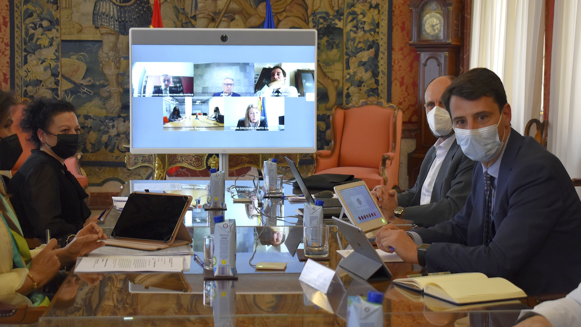 Borja Vargues reunido con representantes de los profesionales de la abogacía, de la procura y de los graduados sociales