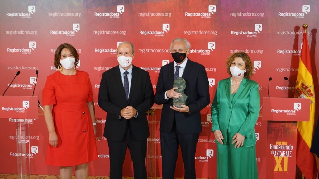 Campo entrega el XI Premio Gumersindo de Azcárate