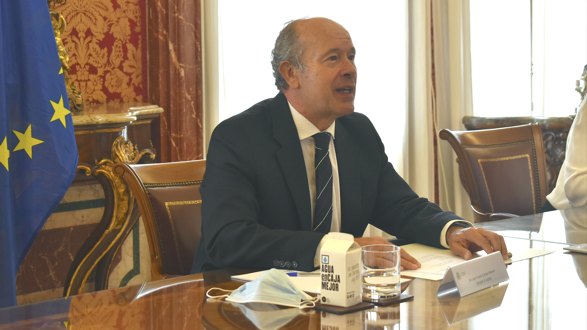 Campo se reúne con Reynders