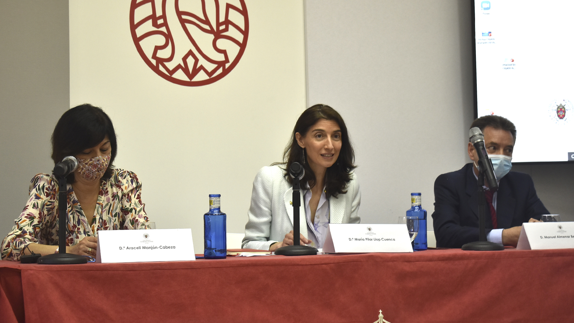 Pilar Llop en los Cursos de Verano de El Escorial
