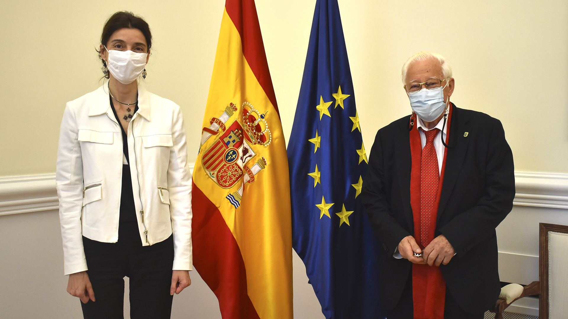 Pilar Llop recibe al Padre Ángel en el Ministerio de Justicia