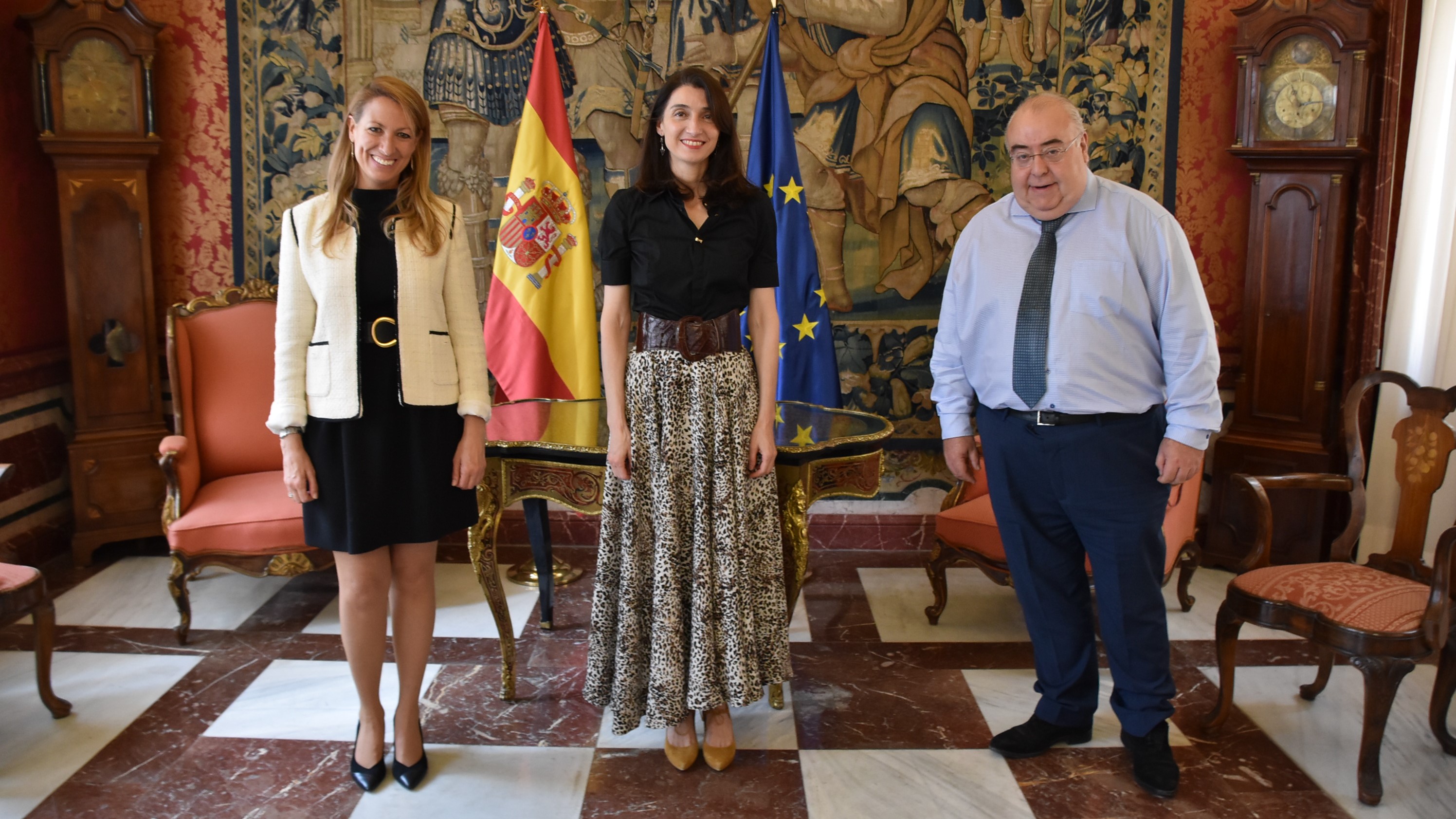 Representantes del Ministerio de Justicia reciben a la delegada del Gobierno en Cataluña