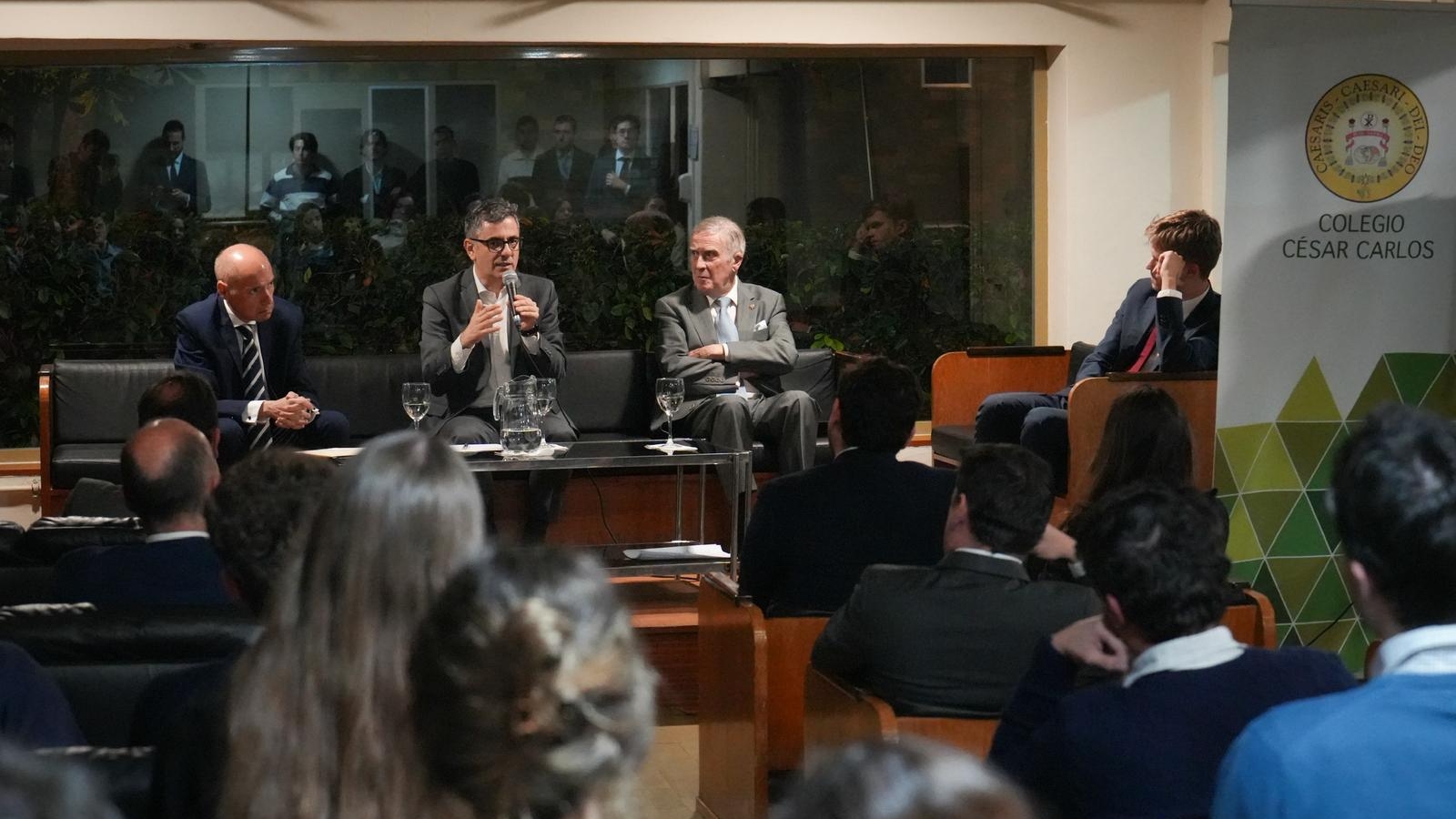 Bolaños durante su participación en la charla-debate organizada por el Colegio Mayor César Carlos