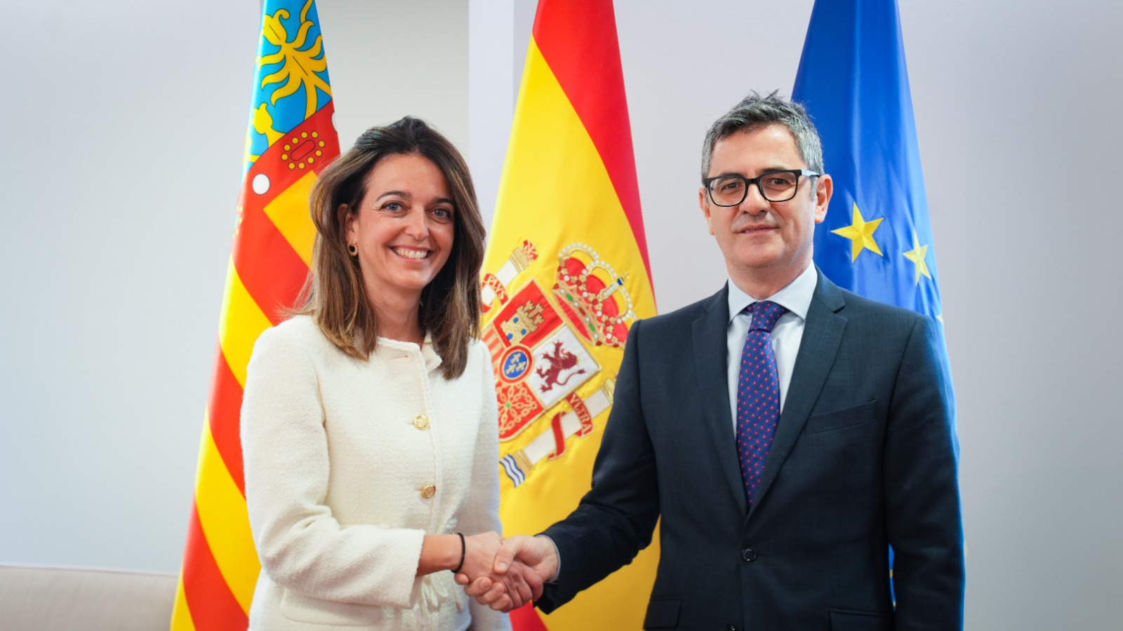 Bolaños con la consellera de Justicia de la Generalitat Valenciana, Nuria Martínez