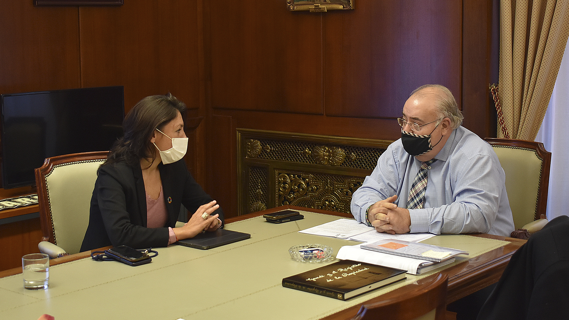 El secretario de Estado de Justicia, Tontxu Rodríguez, reunido con la senadora de Fuerteventura, Paloma Hernández