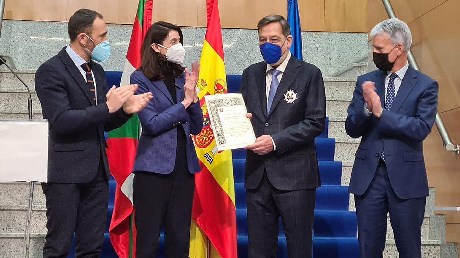 Entrega de condecoración de San Raimundo de Peñafort
