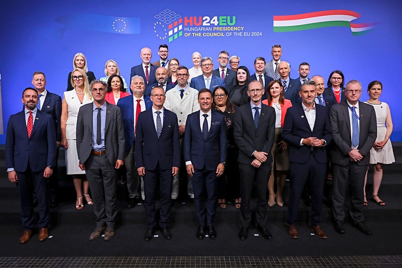 Foto de familia de la reunión de ministros JAI de Budapest