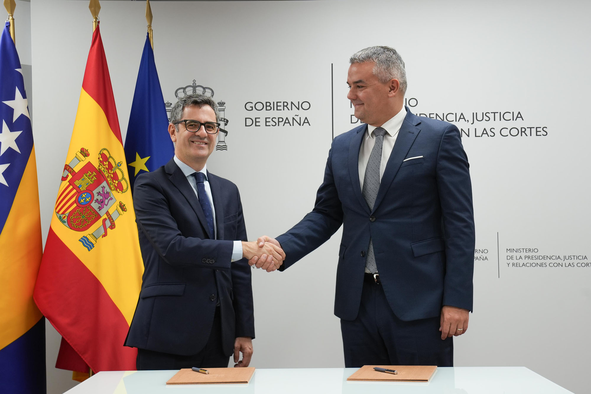 Félix Bolaños con el ministro de Justicia de Bosnia y Herzegovina