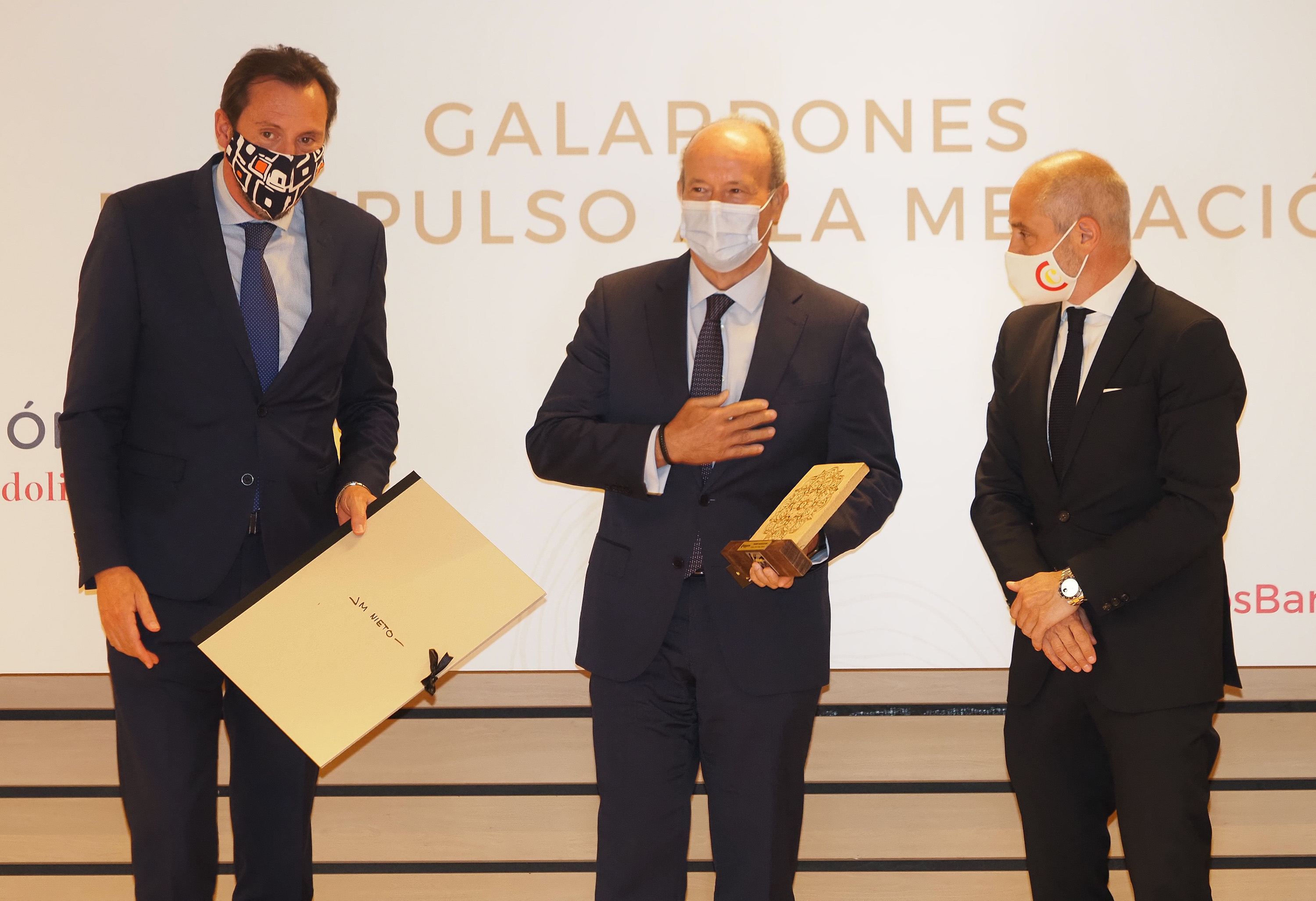  Juan Carlos Campo recibe el Premio Barakah 2021