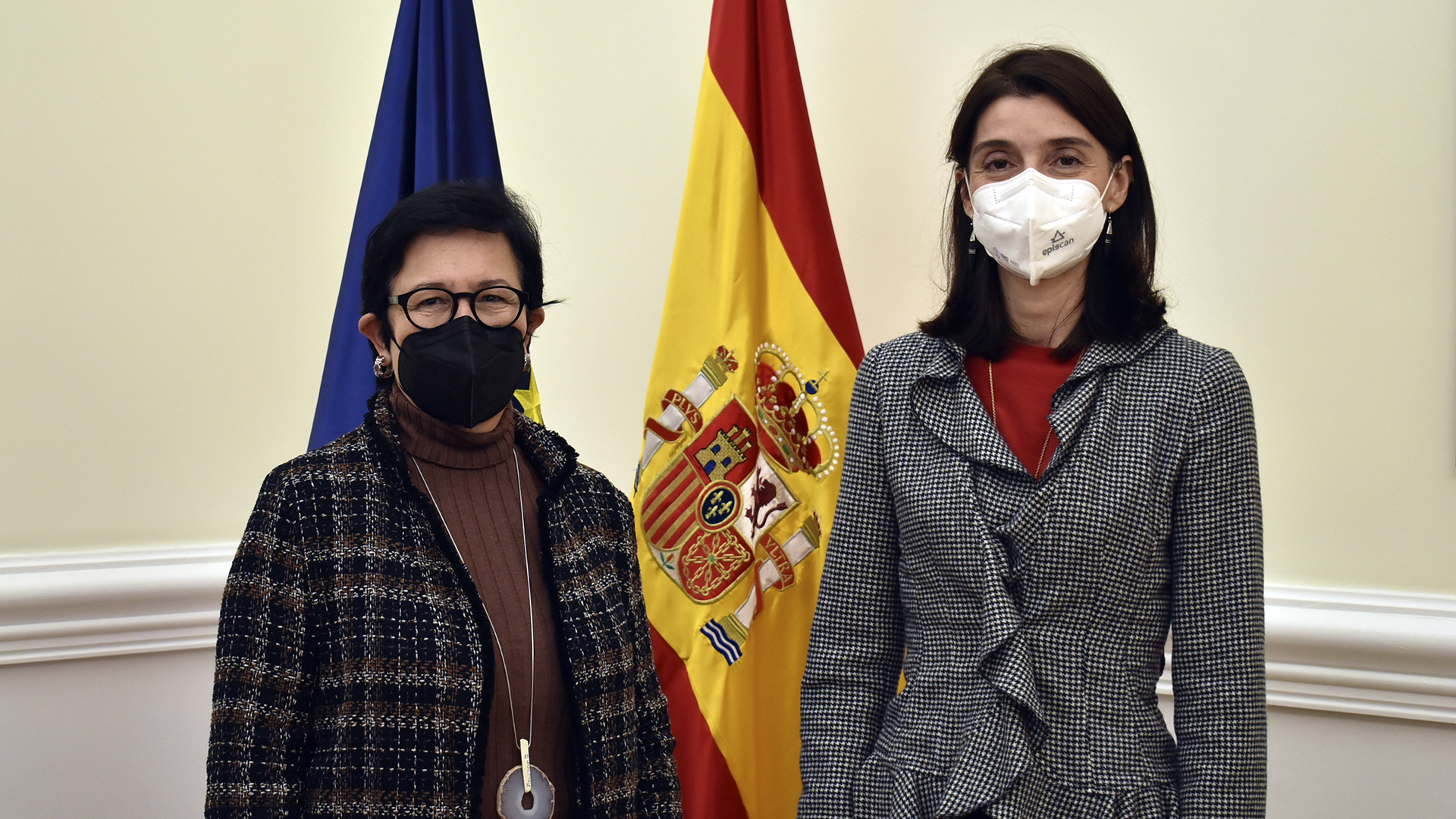 La ministra recibe a la presidenta de la Asociación de Fiscales Cristina Dexeus