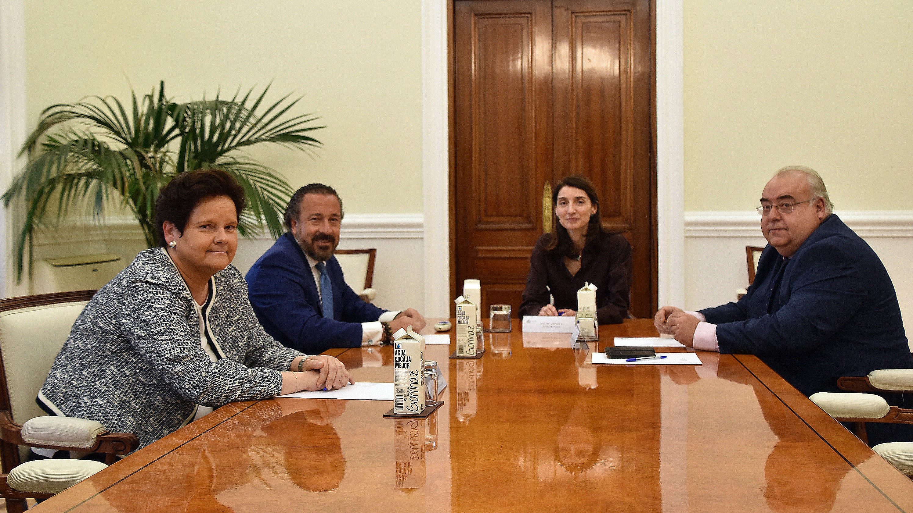 Llop se reúne con la nueva junta de gobierno del Colegio de Procuradores de Madrid