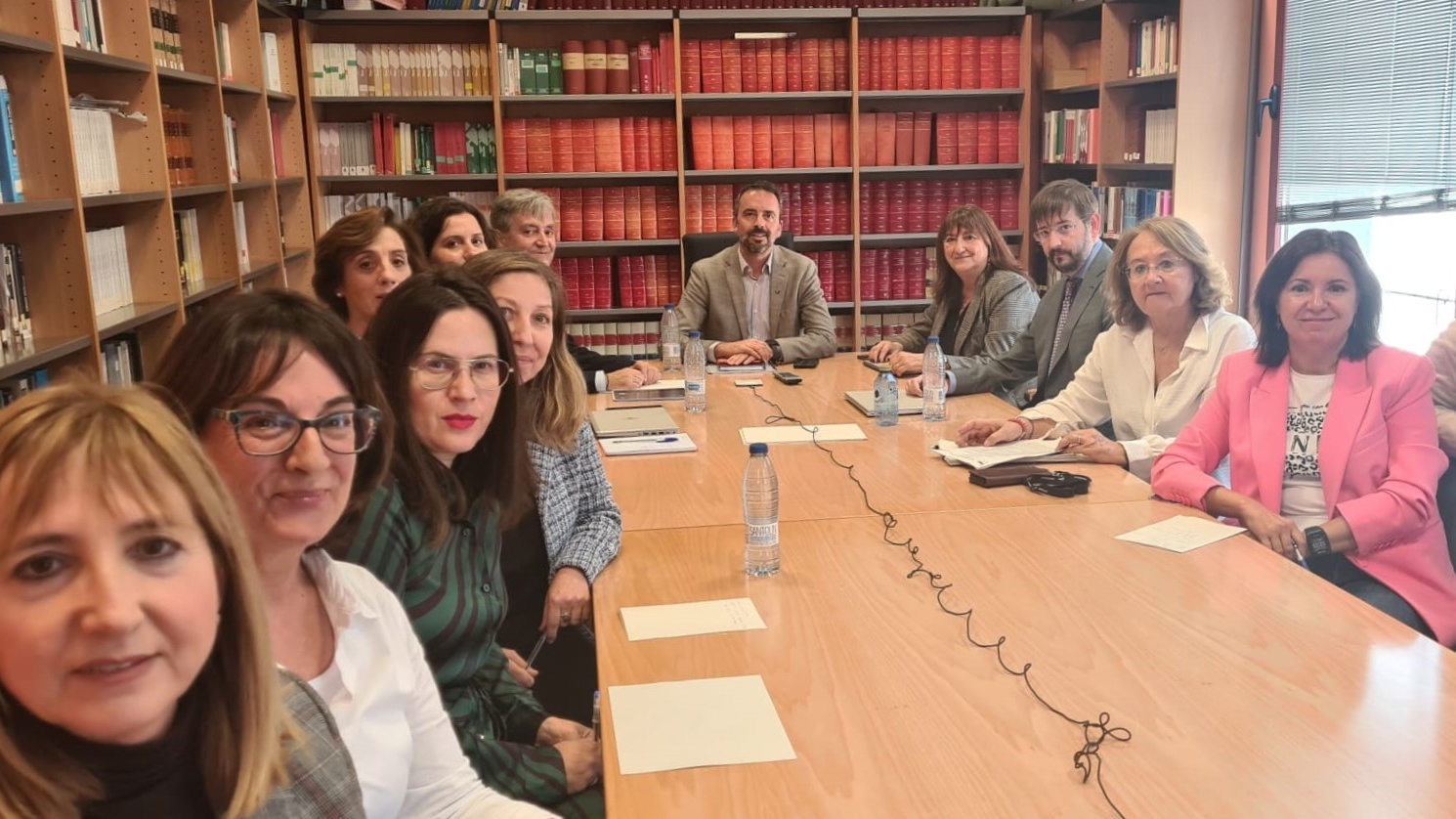Manuel Olmedo en la reunión para el despliegue de la Oficina Judicial de Ávila