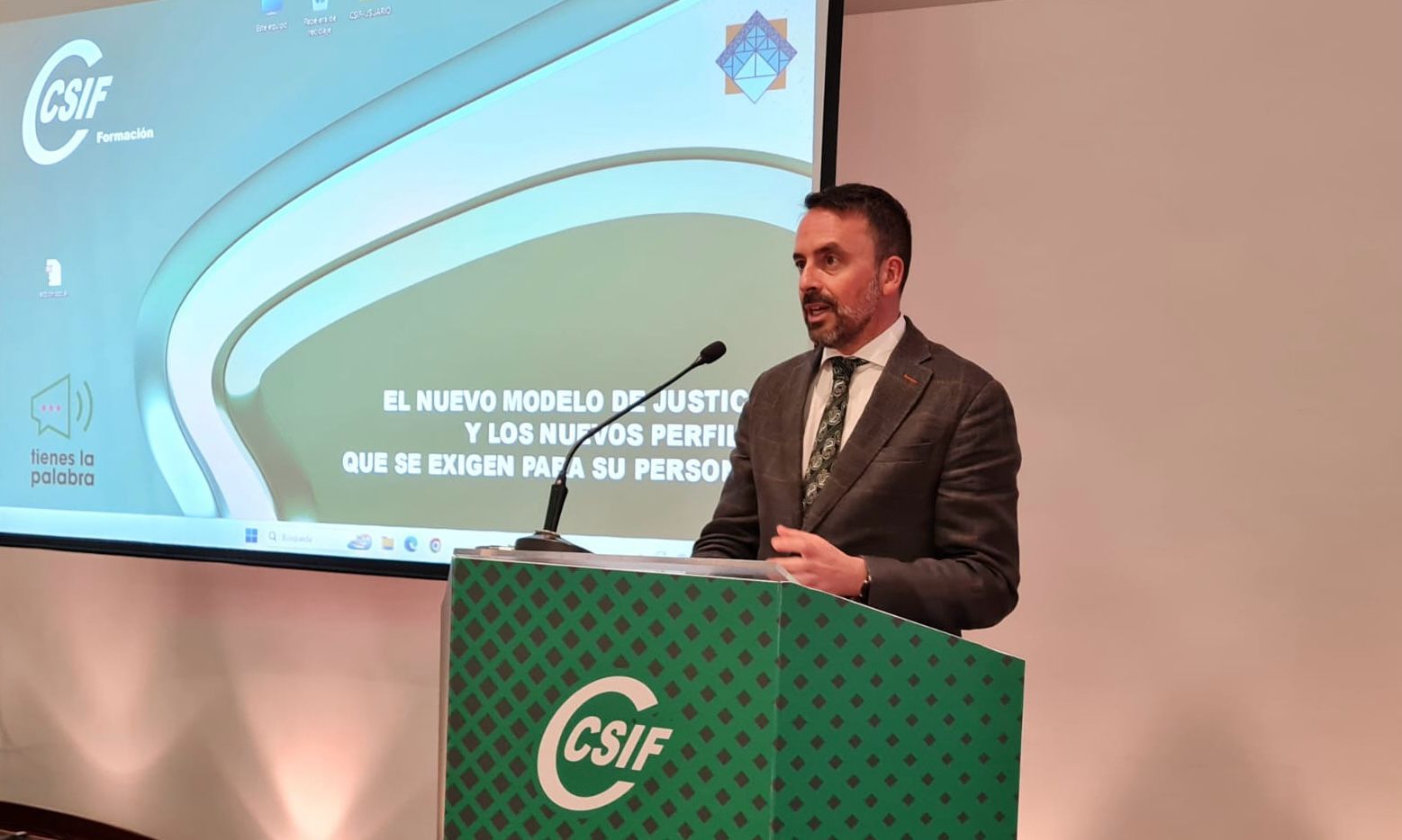 Olmedo durante la inauguración de jornadas de CSIF