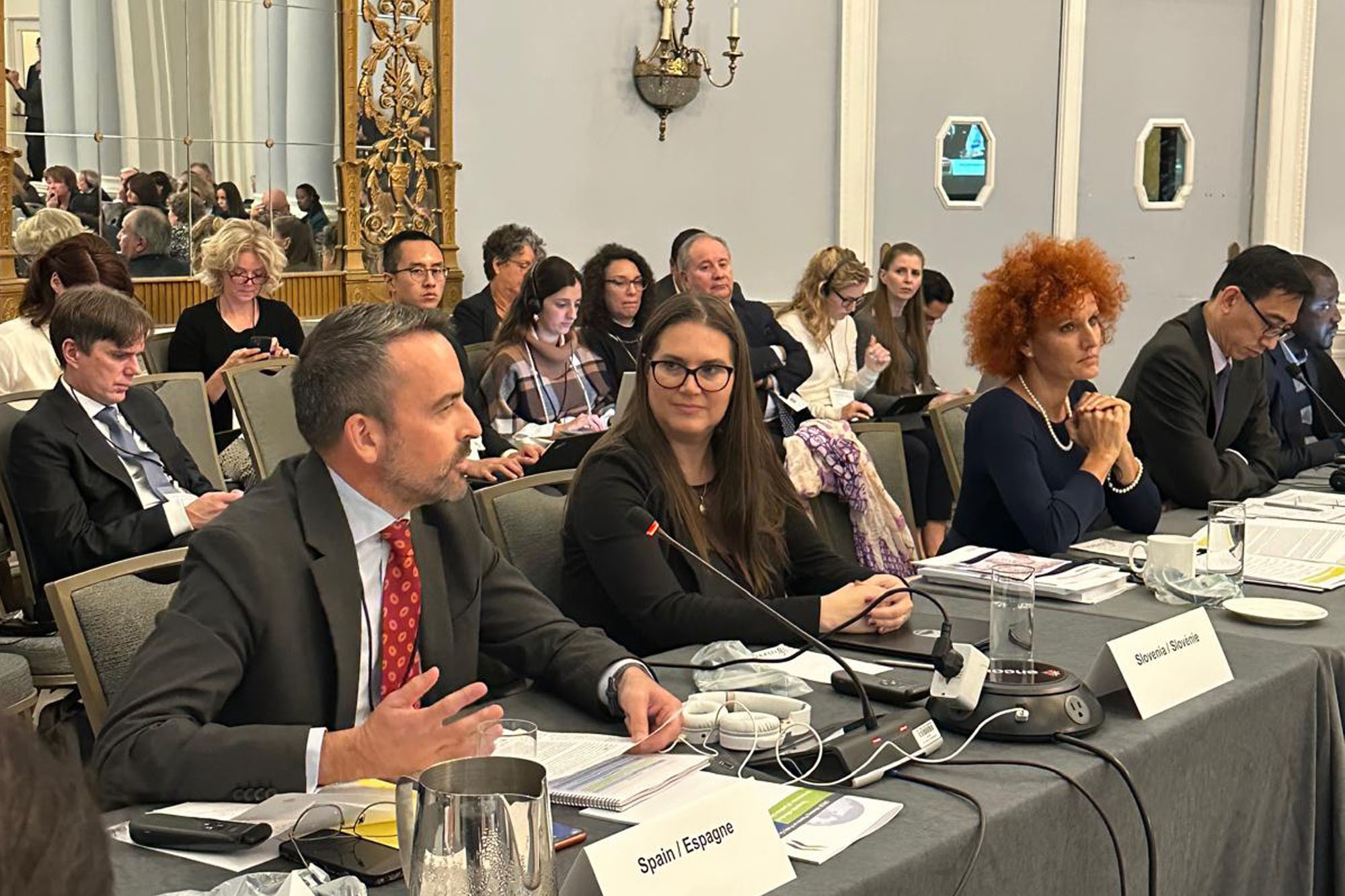 Manuel Olmedo en la mesa de diálogo sobre Justicia Centrada en las Personas