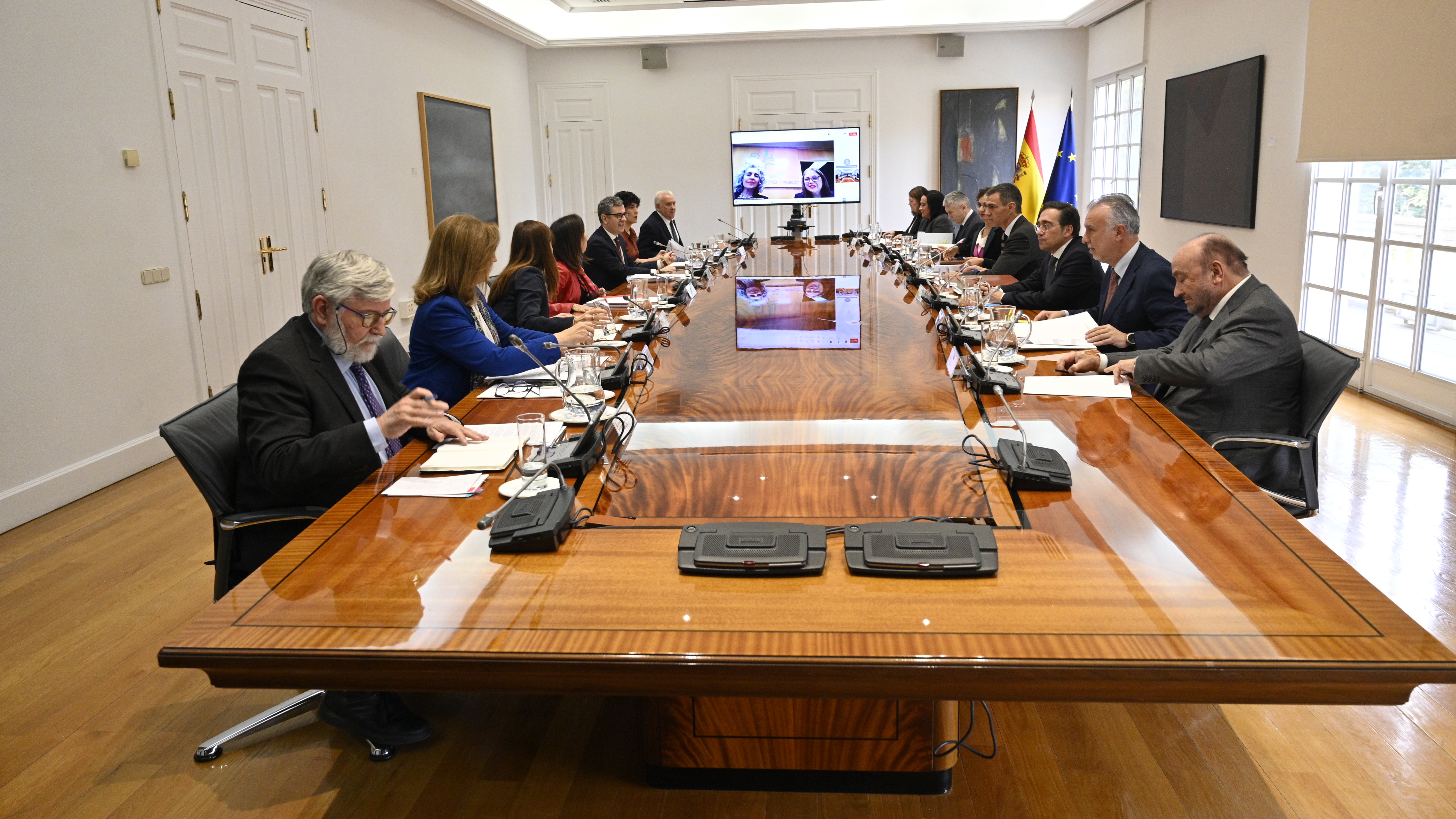 El ministro de la Presidencia, Justicia y Relaciones con las Cortes, Félix Bolaños, ha asistido a la reunión del Patronato de la Fundación Centro para la Memoria de las Víctimas del Terrorismo, presidido por el presidente del Gobierno, y celebrada hoy en 