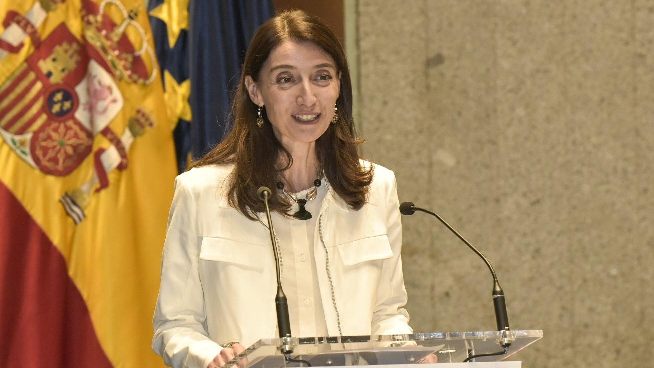 Pilar Llop, durante la entrega de 35 condecoraciones en la FNMT