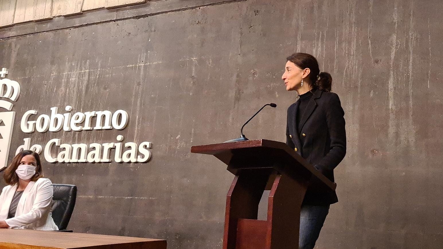 Pilar Llop, exponiendo en Santa Cruz de Tenerife las líneas de 2030 