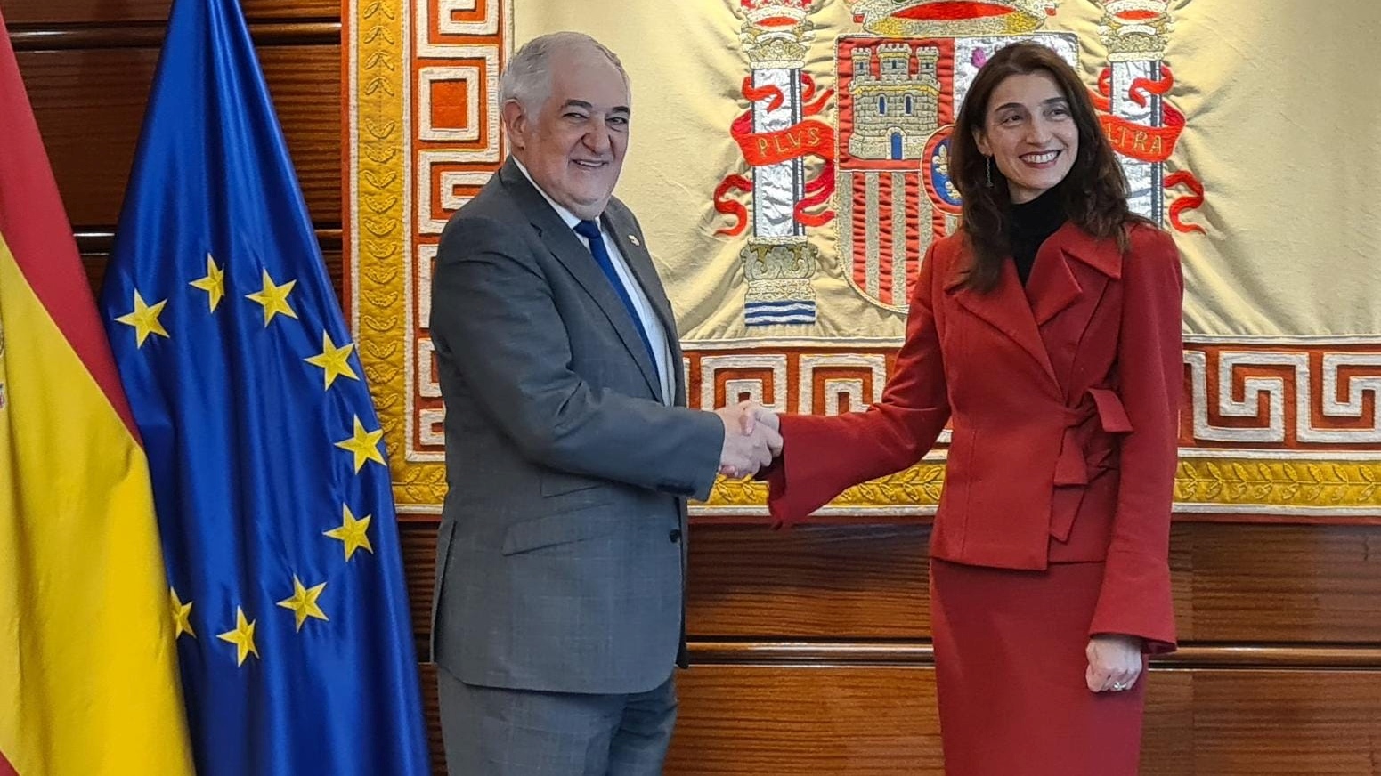 Pilar Llop con el presidente del TC