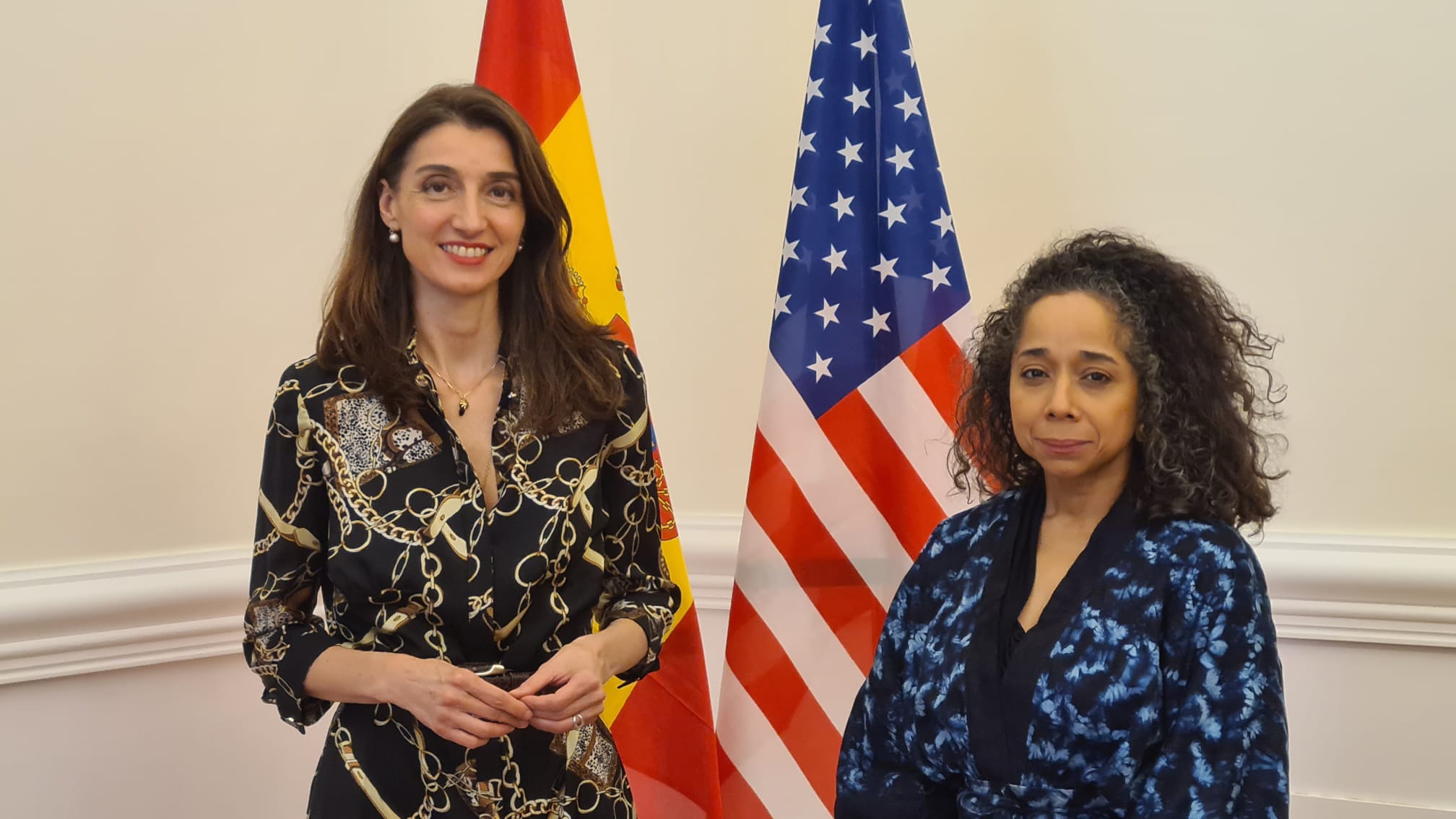 Pilar Llop con la embajadora de EE.UU. en España, Julissa Reynoso
