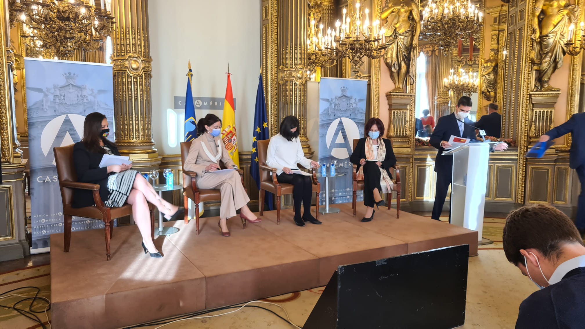 Pilar Llop en los diálogos Hacia un futuro de justicia e igualdad de género