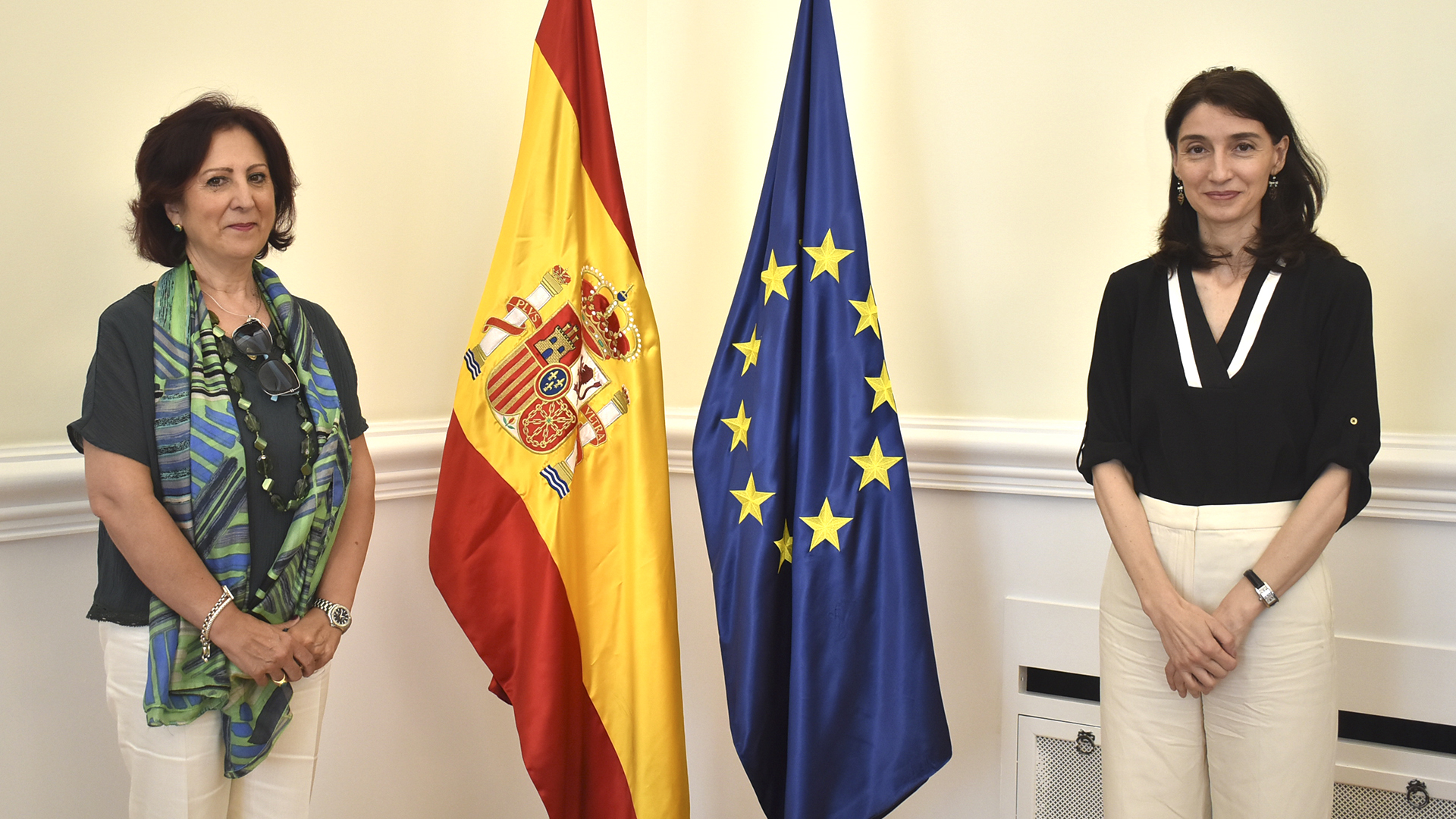 Pilar Llop y Teresa Peramato
