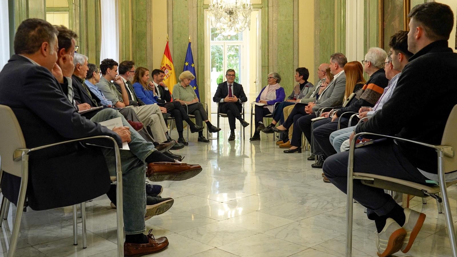 Bolaños se reúne con representantes de asociaciones de víctimas de abusos sexuales en la Iglesia