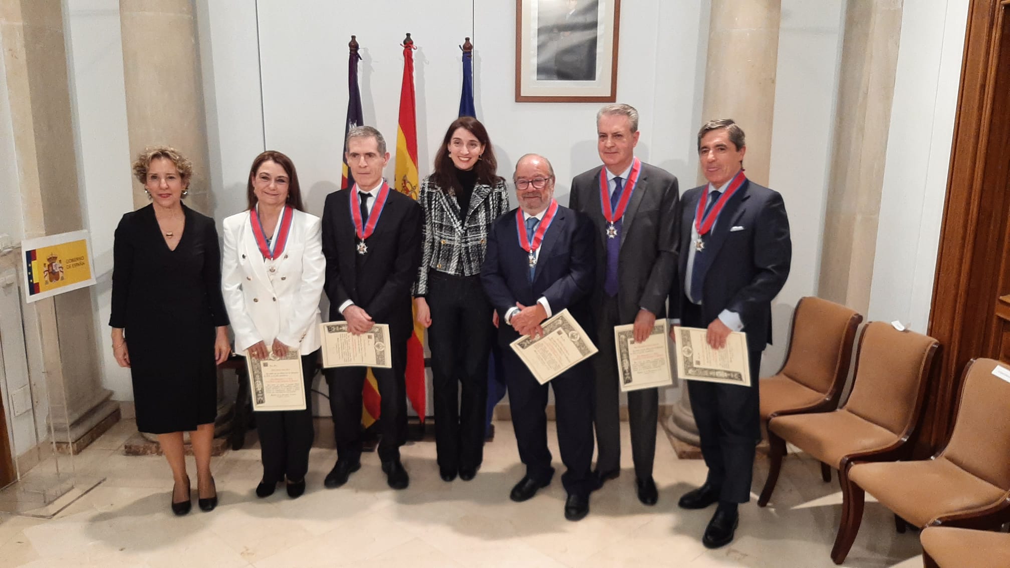 Llop entrega cinco condecoraciones de la Orden de San Raimundo de Peñafort