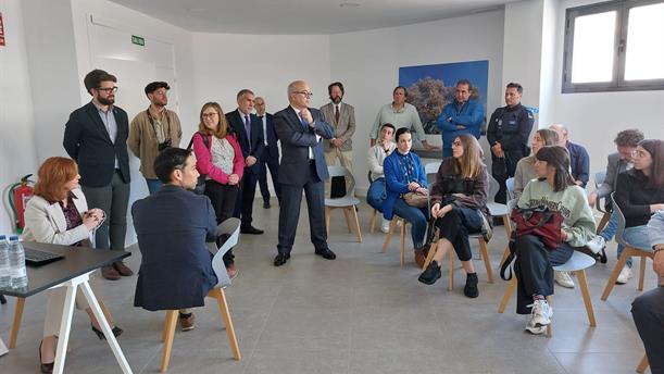 La DG para el Servicio Público de Justicia presenta la implantación del proyecto piloto de Oficina de Justicia en el municipio en Valverde de Leganés