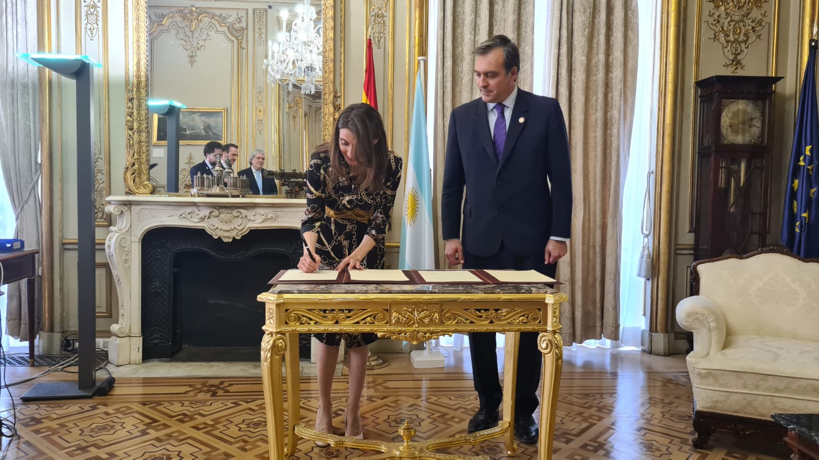España y Argentina firman un memorando de entendimiento para mejorar la lucha contra el crimen organizado